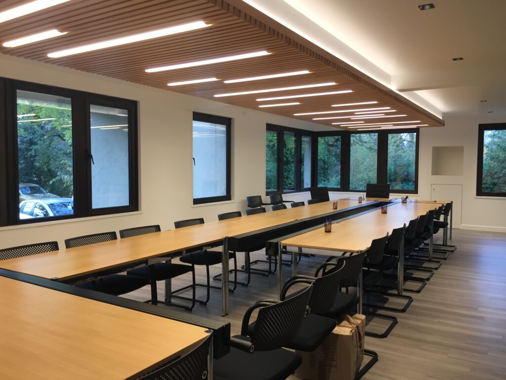 Salle de travail bureau - Construction Isère